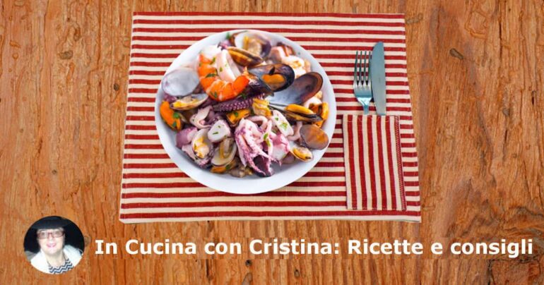 Insalata di mare estiva: perfetta per una cena leggera, fresca e saporita per la calda estate