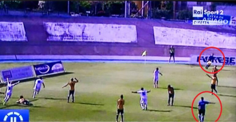 Juve Stabia, l’arbitro Serra (toh, chi si rivede) dismesso dall’AIA