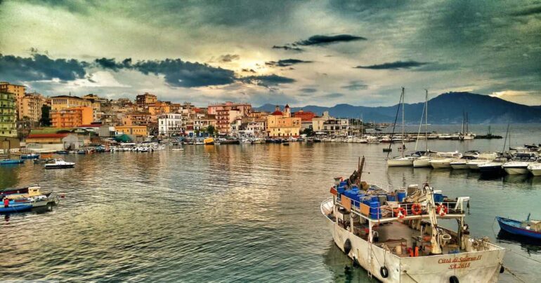 Tragedia sul Litorale di Torre del Greco: Anziano Muore per Malore in Mare