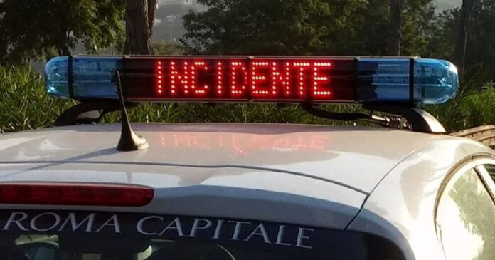 Incidente stradale mortale a Roma coinvolge Tesla e Lancia Y