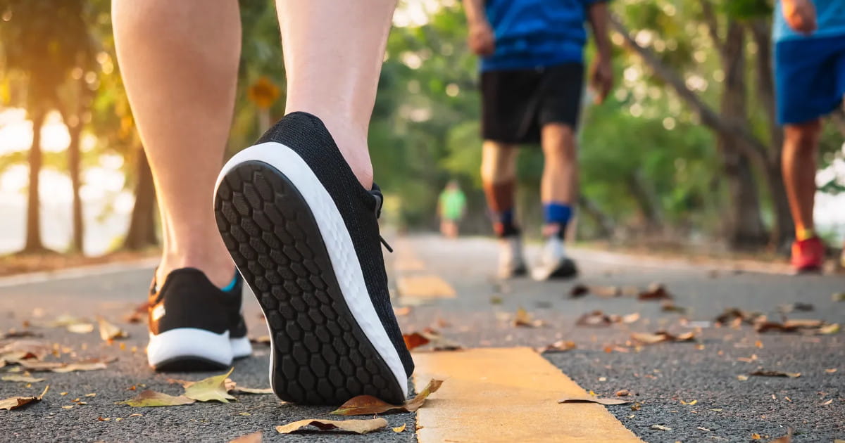 Camminare, anche poco, allunga la vita
