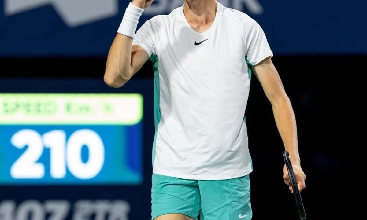 Jannik Sinner vola in finale a Toronto! Battuto Paul
