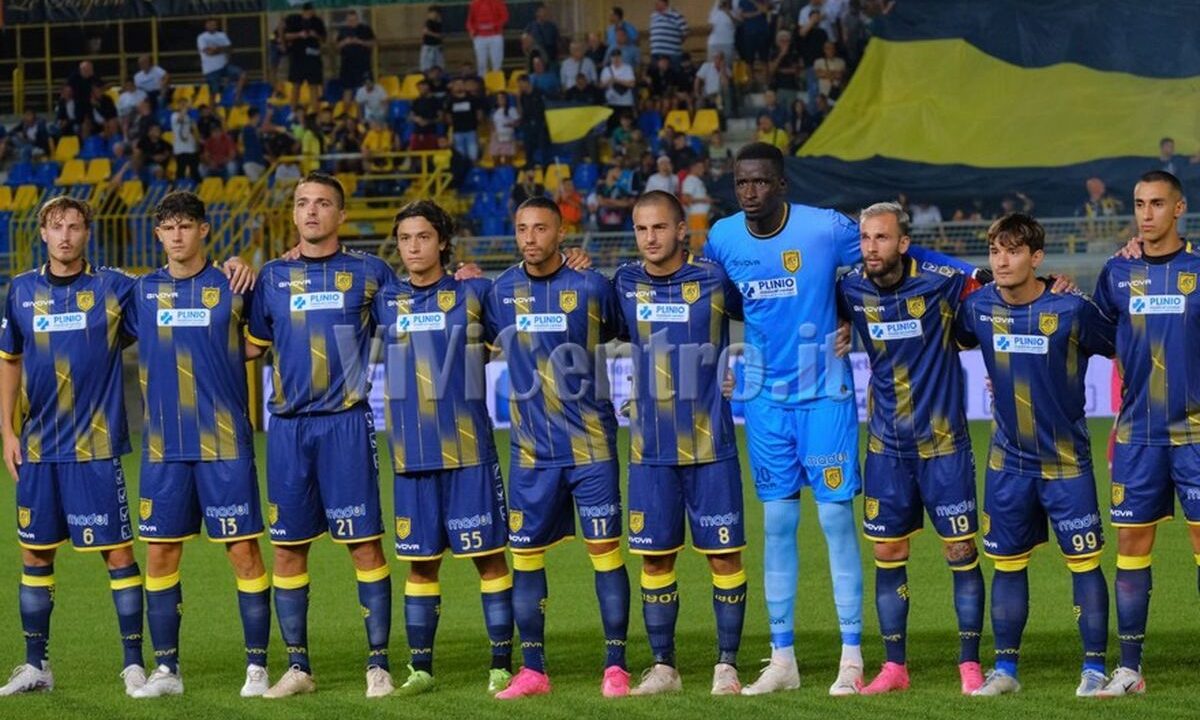 Juve Stabia, risolti tutti i problemi per l’utilizzo del “Romeo Menti”