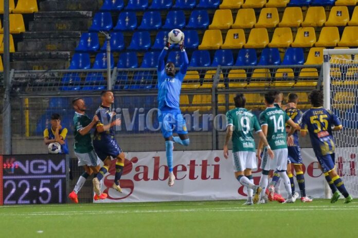 fase difensiva Juve Stabia Avellino Derby Serie C Calcio (22) THIAM