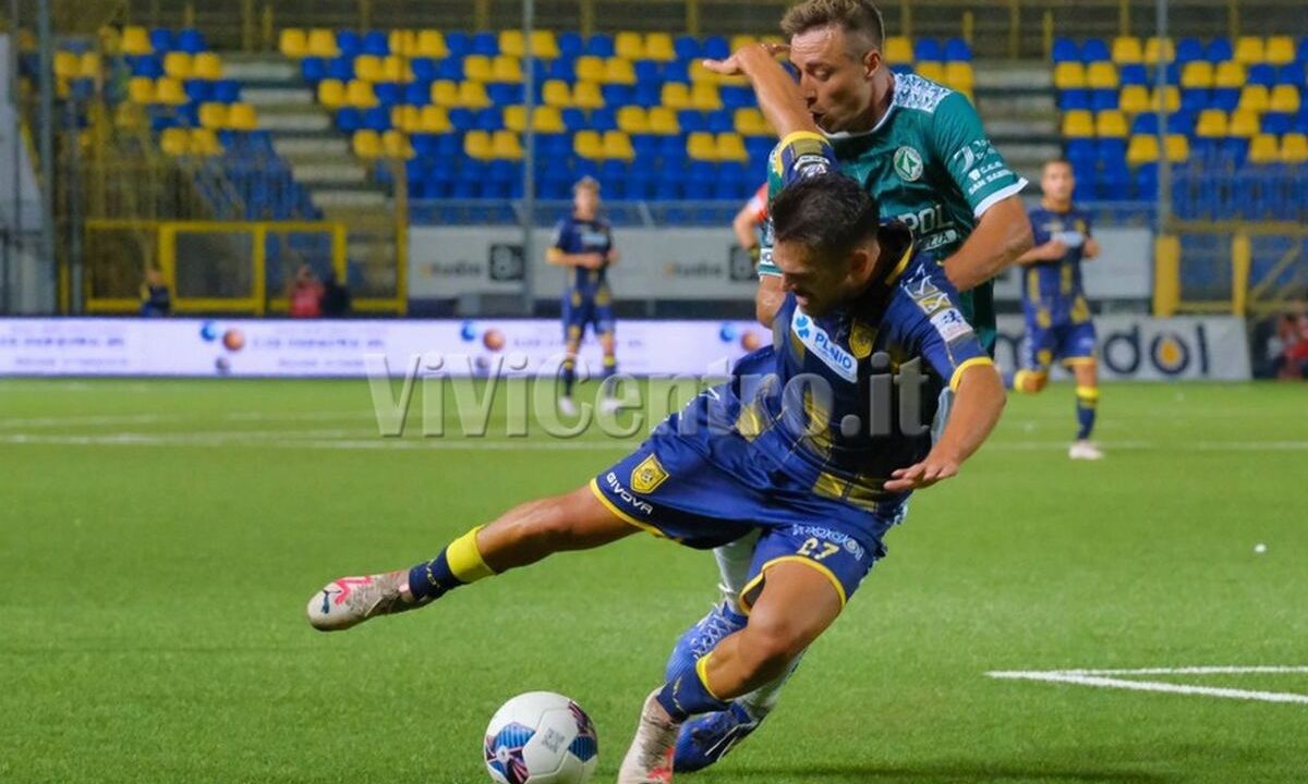 Juve Stabia – Avellino, il derby campano infiamma la Serie B: I tifosi hanno cerchiato in rosso le date