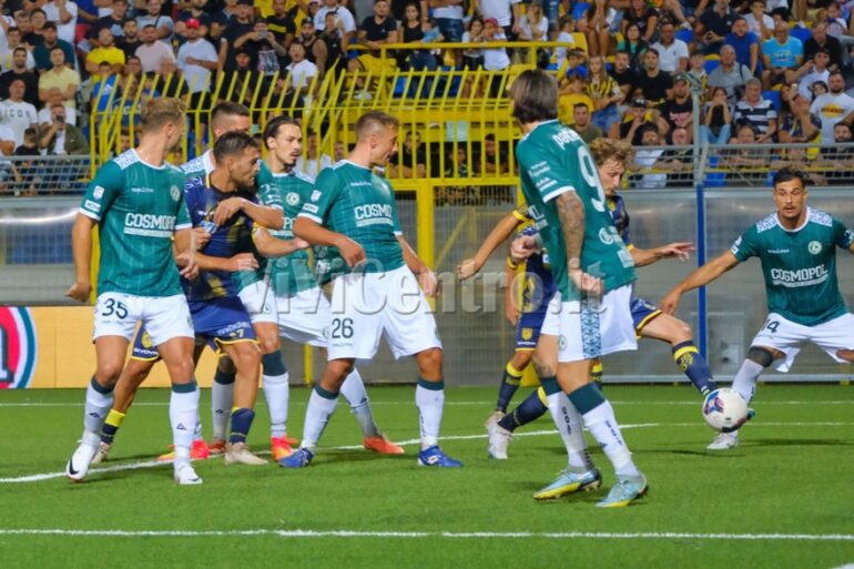 Juve Stabia – Avellino, le vespe chiamano i propri tifosi a riempire il Menti, nessuno resti a casa