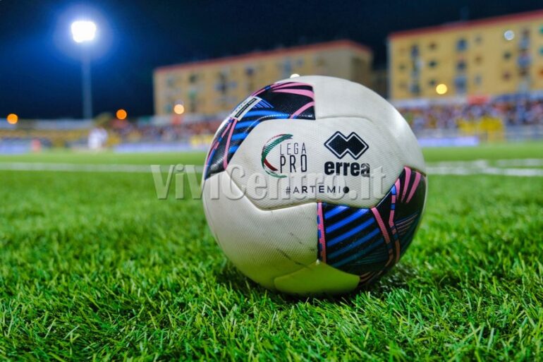 Brindisi, la storia dell’avversario della Juve Stabia e l’arbitro