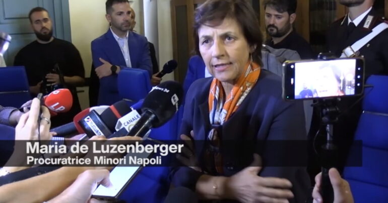 Terrore Giovanile nel Parco Verde: Violenza su Ragazzine, 9 arresti