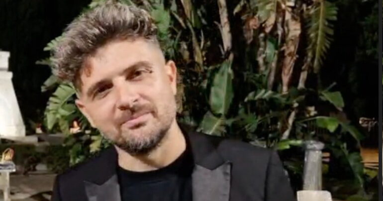 Un tripudio di applausi e risate per Danny Napoli. L’intervista