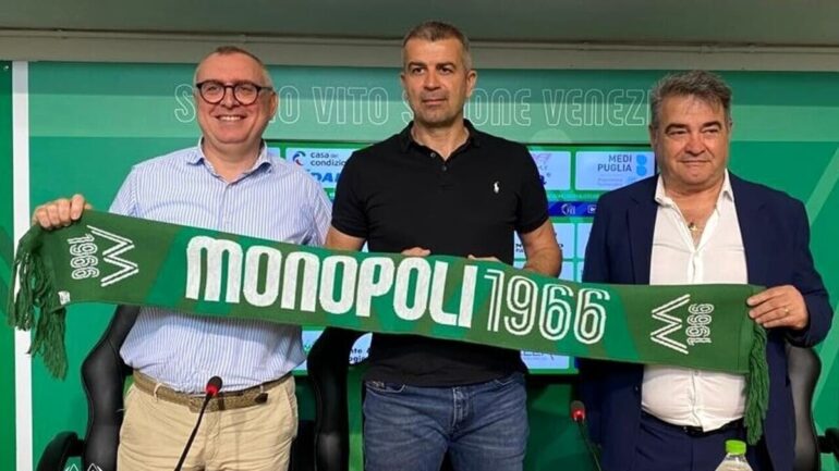 Tomei, analizziamo l’allenatore del Monopoli avversario delle Vespe