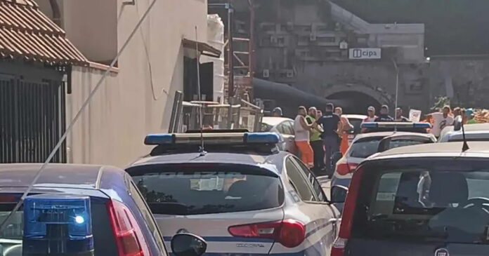 Esplosione al cantiere del traforo di Varano a Castellammare di Stabia
