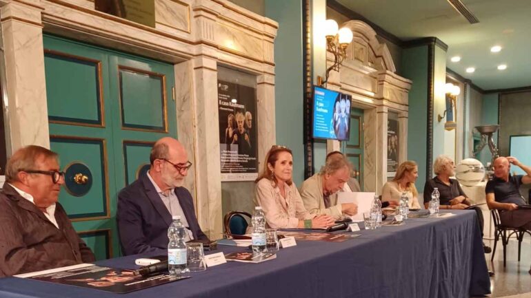 Al Teatro Sociale di Brescia “Il caso Kaufmann” di Giovanni Grasso