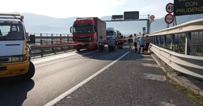 Incidente stradale in moto, Paolo Balli muore a Castellammare di Stabia. Grave la moglie