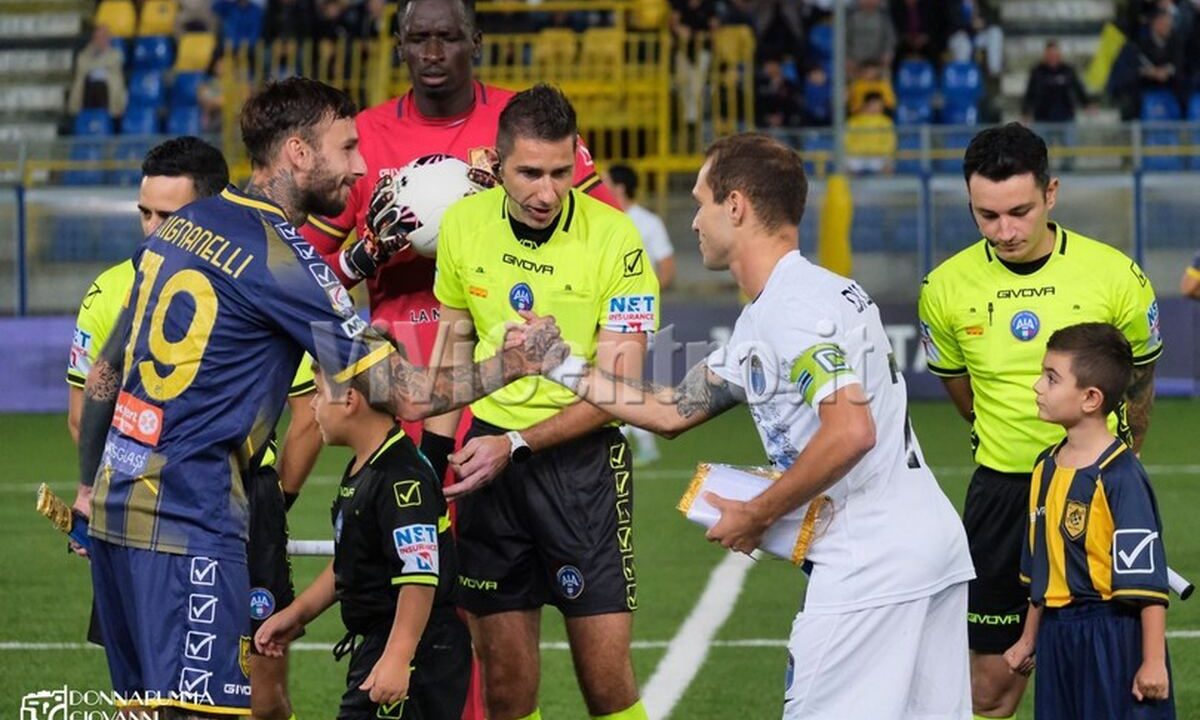 Juve Stabia – Latina (1-0). Le foto dei calciatori e del pubblico presente al Menti