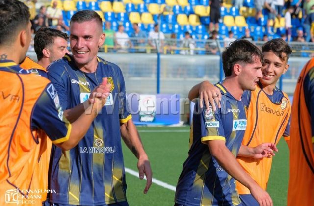 Latina, la storia dell’avversario della Juve Stabia e l’arbitro