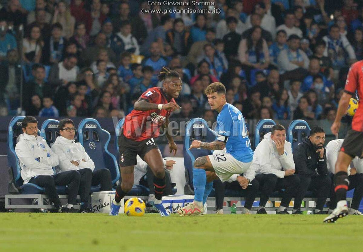 L’azzurro pensiero AFREDDO: Il Napoli dedica la vittoria sul Milan al piccolo Diego e tallona l’Inter