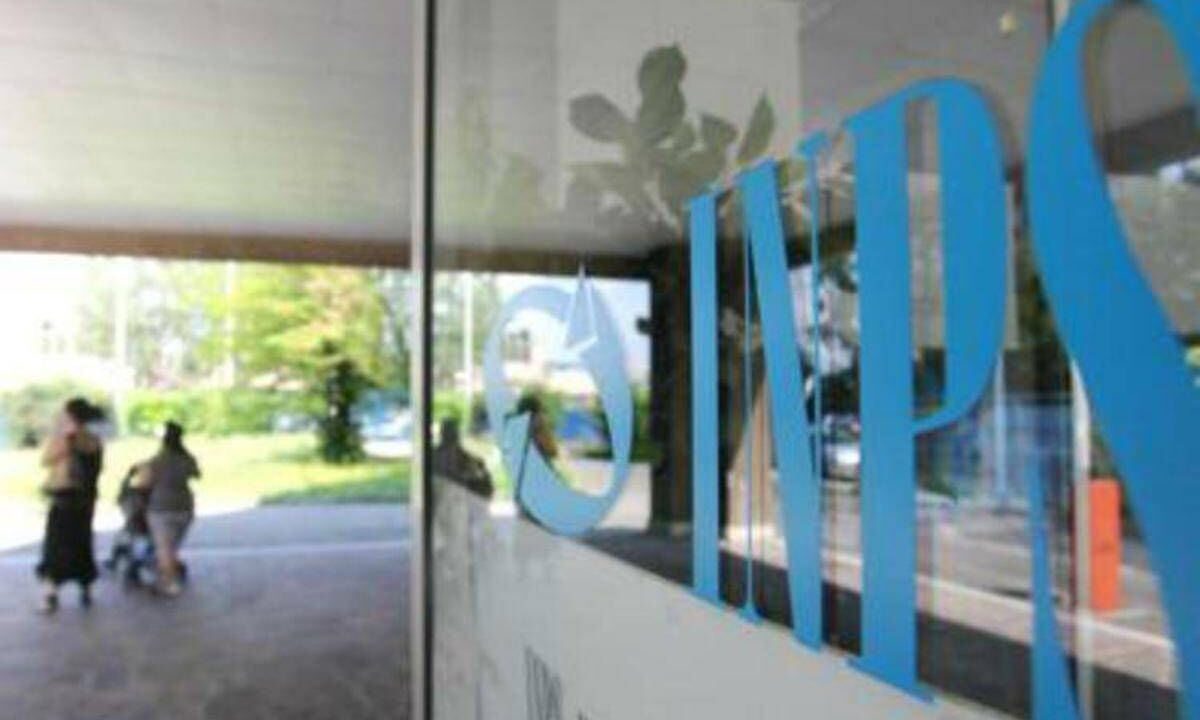 Pensioni, sistema rivalutazioni cambia con Manovra 2027: si torna a 6 scaglioni