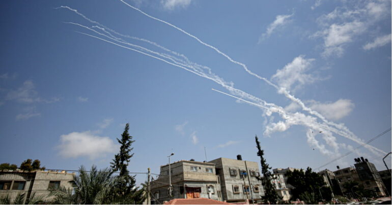 Orrore e dolore a Kfar Aza: la strage degli innocenti sconvolge il mondo