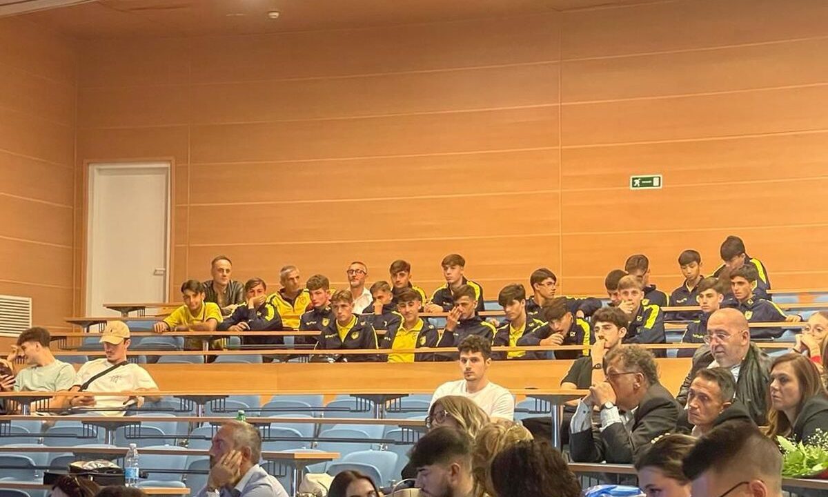 Juve Stabia, Under 16 presente alla laurea di Gianluca Provvisiero