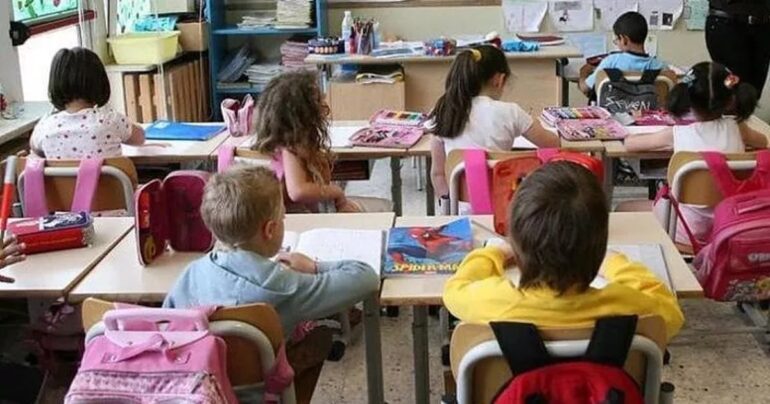 Falso Maestro Elementare a Cremona: Scandalo e Indagine in Corso