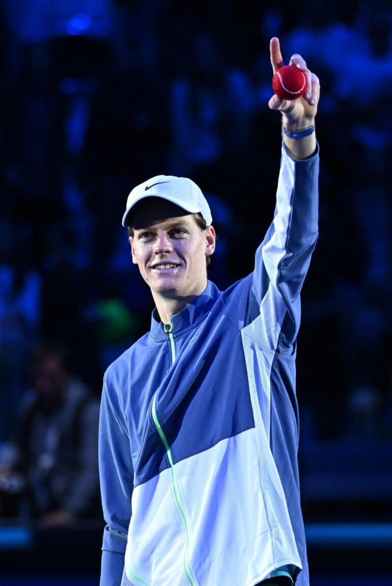 Nitto ATP Finals| Fine primo giorno: Sinner passa su Tsitsipas, vince anche Djokovic