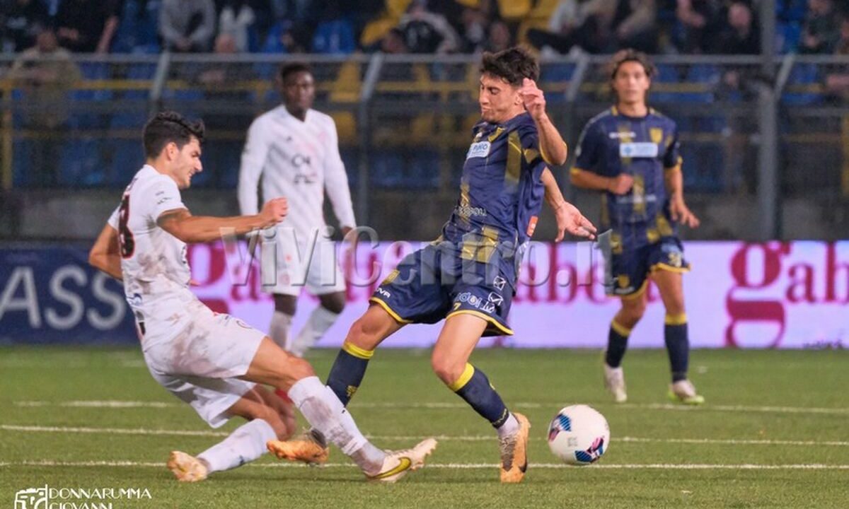 Editoriale Foggia – Juve Stabia (2-1): due altalene, ma in vetta restano le Vespe