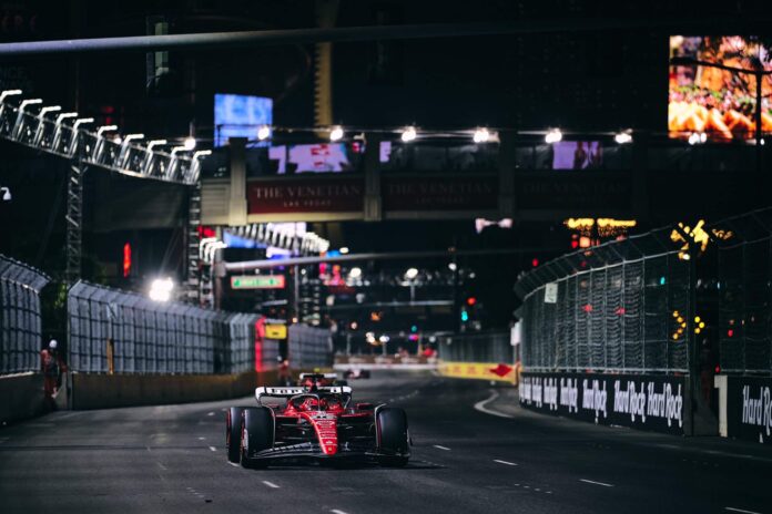 Leclerc in pista nelle qualifiche di Las Vegas