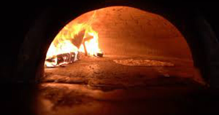 La “Pizza Scarpetta” di Ciro Di Maio sorprende Brescia