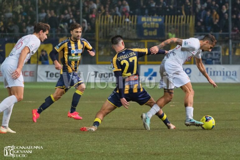 Editoriale Crotone-Juve Stabia: non è un sogno, chiamatelo Juve Stabia