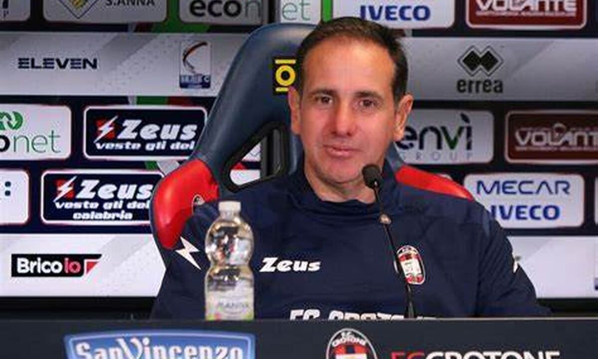 Crotone, Zauli: a Castellammare per vincere con la Juve Stabia