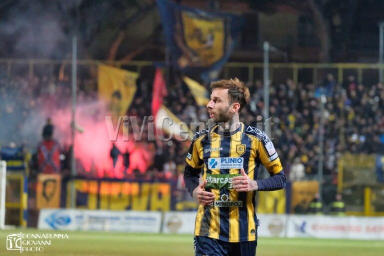 Juve Stabia, l’ex capitano Mignanelli dopo il fallimento della Spal resta in serie C
