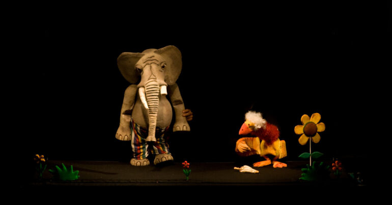 Teatro TK di Castellammare di Stabia, Emozionante Spettacolo per Bambini: L’Elefante Smemorato e la Papera Ficcanaso