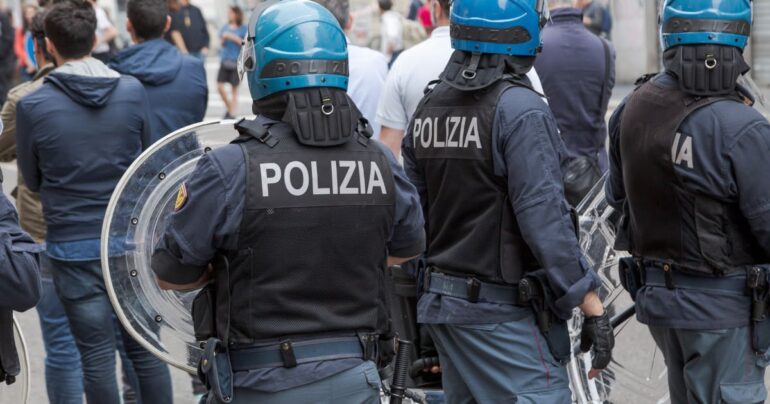 Manganelli: Polemiche su Ordine Pubblico! Salvini vs. Mattarella: