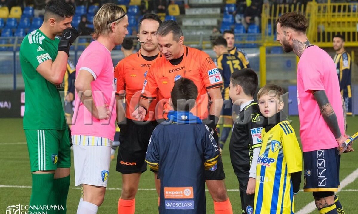 Juve Stabia – A. Cerignola (4-0). Le foto dei calciatori e del pubblico presente al Menti