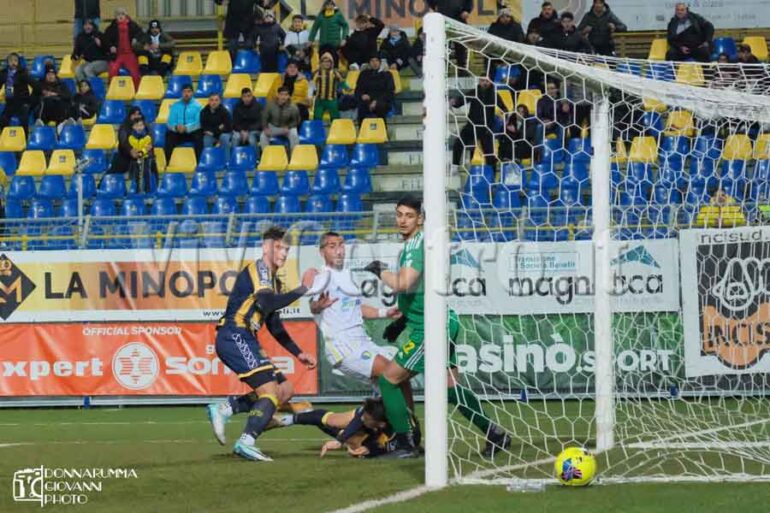 Juve Stabia-Mantova anticipata a sabato 11 maggio alle 18