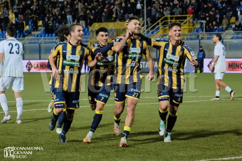 Editoriale Sorrento-Juve Stabia: la noia per i rossoneri, sorriso da capolista per gli stabiesi