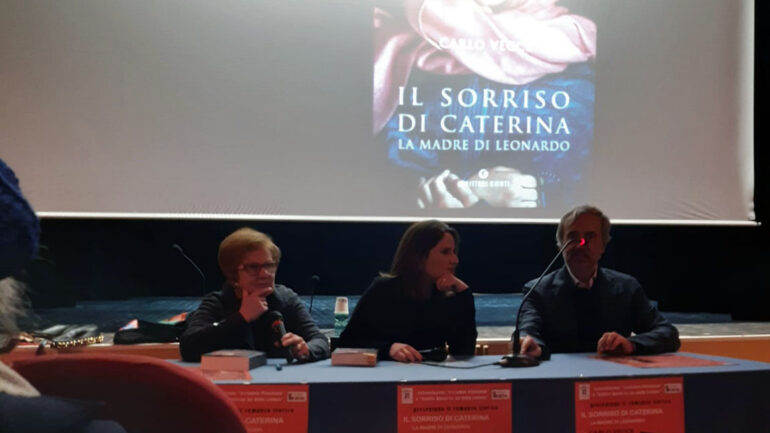 Presentato al Teatro Karol di Castellammare di Stabia il romanzo “Il sorriso di Caterina – La madre di Leonardo”