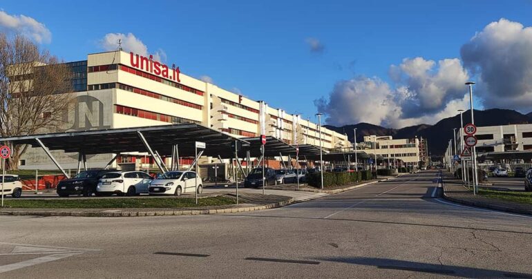 Tragedia a Fisciano: Padre Muore durante la Tesi della Figlia