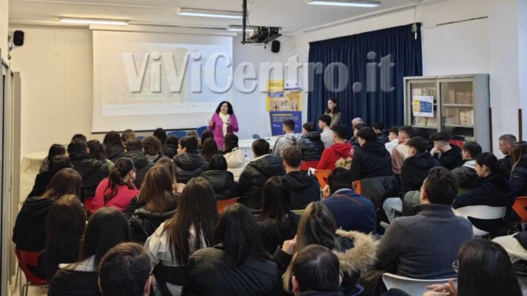 All’I.I.S.S. “Vitruvio” di Castellammare di Stabia, presentato il progetto “Sii Saggio, Guida Sicuro”