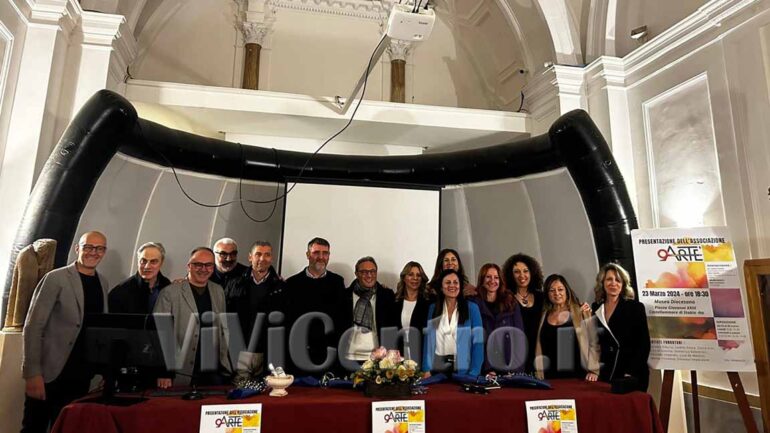 Inaugurata al Museo Diocesano Sorrentino Stabiese la suggestiva mostra d’arte contemporanea dell’Associazione 9Artè