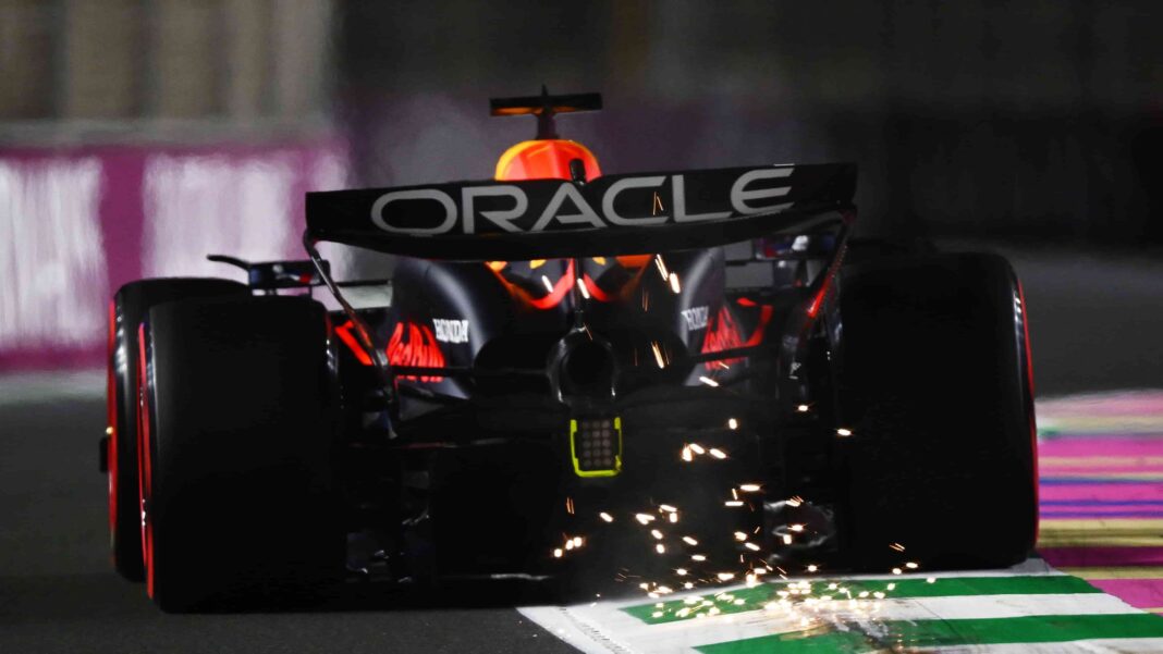 F1, Sprint GP Cina: vince Verstappen! Leclerc-Sainz duellano F1, Sprint GP Cina: vince Verstappen! Leclerc-Sainz duellano