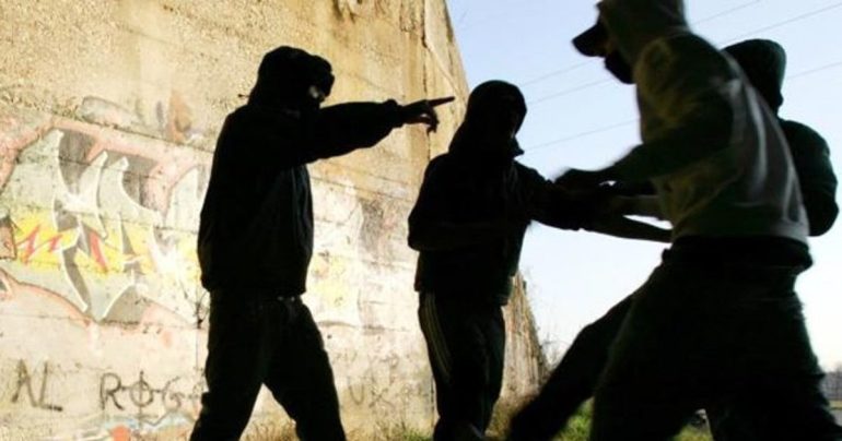 ”Sguardo di Troppo”! Aggressione a Pomigliano D’Arco: Giovane Picchiato