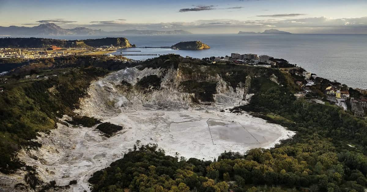 Campi Flegrei, potenziato il monitoraggio della caldera sottomarina