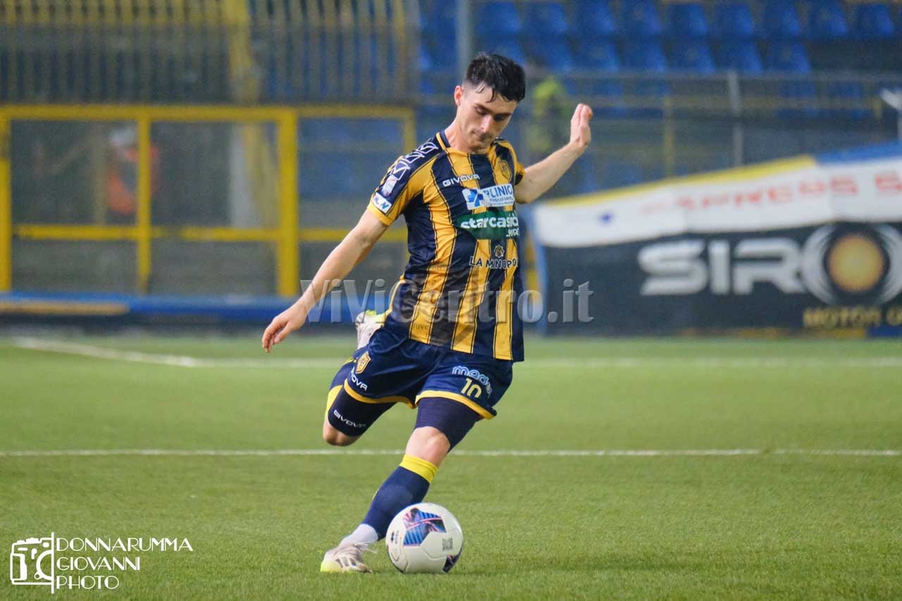 ufficiale Cesena Juve Stabia Crotone Calcio Serie C 2023-2024 (22) PIEROBON