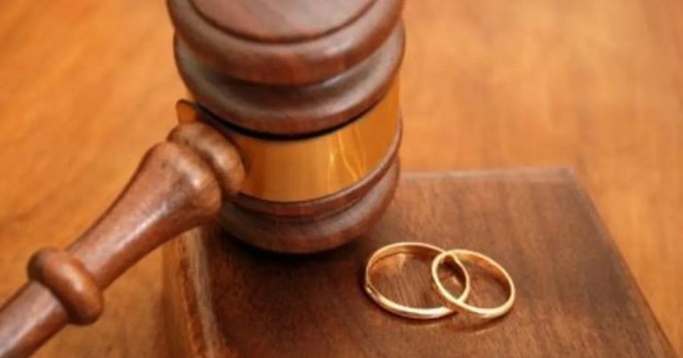 Cassazione: Revoca Assegno di Divorzio per Convivenza con Nuovo Partner