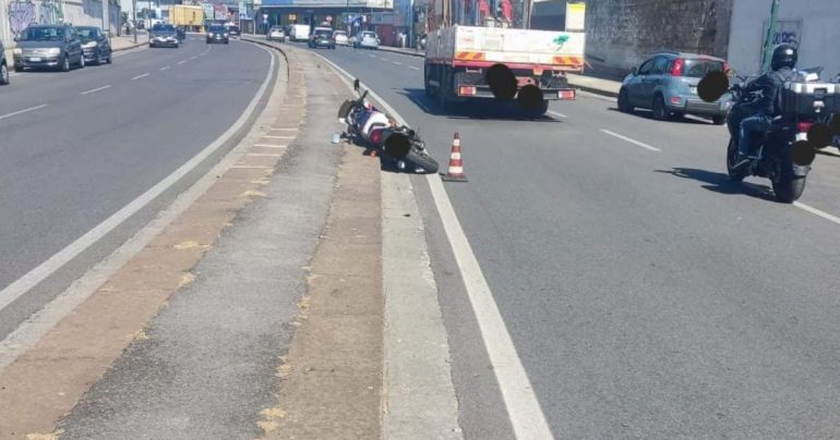 Donna 32enne investita da moto a Napoli: è in pericolo di vita all’Ospedale del Mare