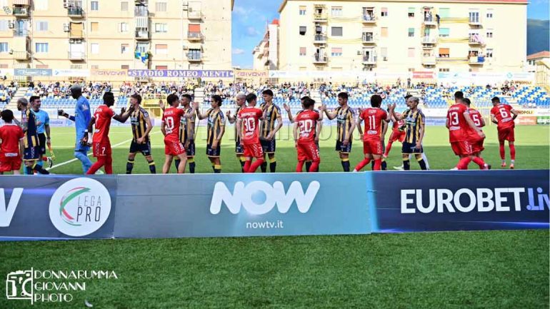 Catanzaro Juve Stabia, in vendita i biglietti per il settore ospiti: necessaria la Fidelity Card