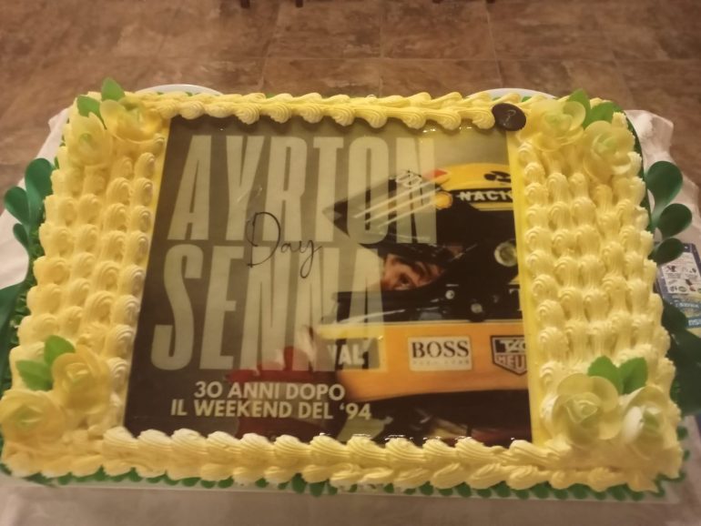 Imola 2024: Il Ricordo Di Ayrton Senna Non Muore Mai nonostante siano trascorsi 30 anni dalla sua scomparsa