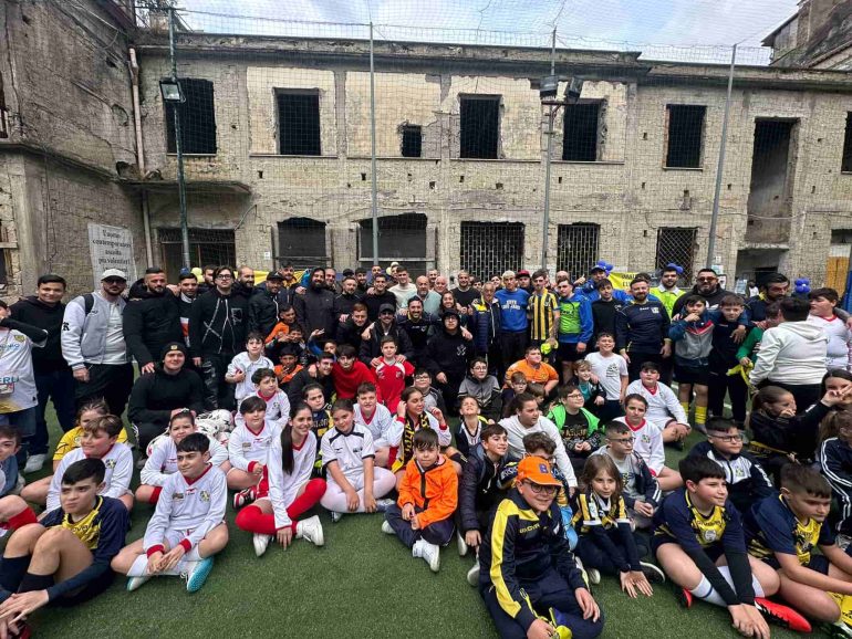 Juve Stabia in visita ai bambini dell’Oratorio della cattedrale