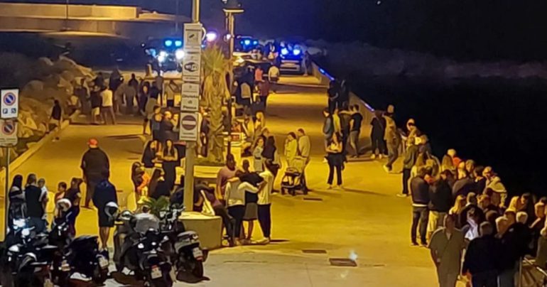 16enne disperso a Monte di Procida trovato morto in mare: comunità in lutto